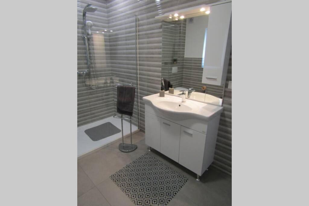 Apartman Megi & Studio Apartman Tomi - Self Check In Крапина Экстерьер фото